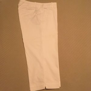 ⭐️White Docker’s capris. Size 12